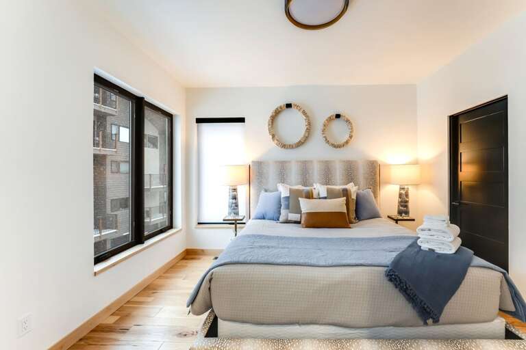 King-size Bed | Upper Level