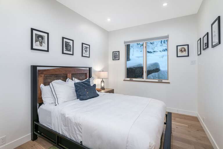 Bedroom 2 (Main Level)- Queen Bed | Middle Level