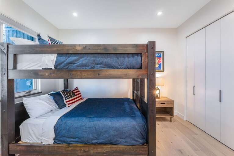 Queen-size bunkbeds | Middle Level