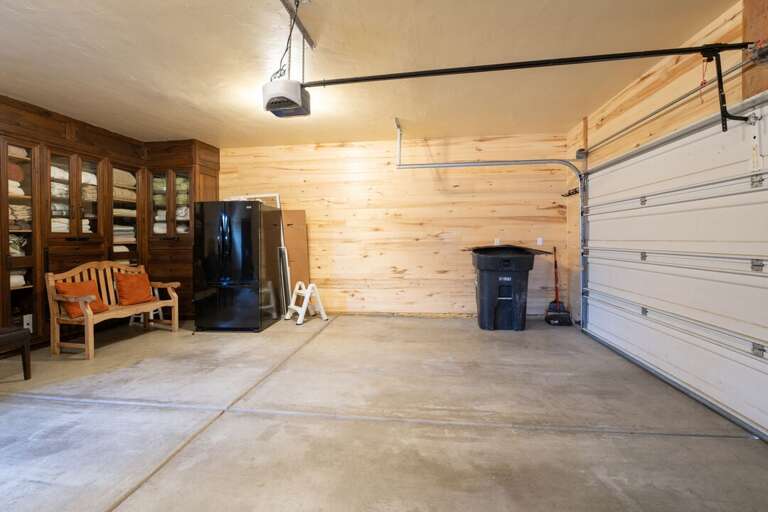 Heated Garage with Parking 1 Vehicle | Garage