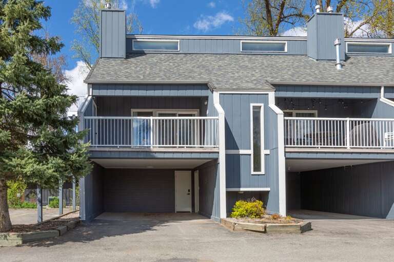 Front Entrance and Parking | Exterior Front Entrance and Parking | Exterior