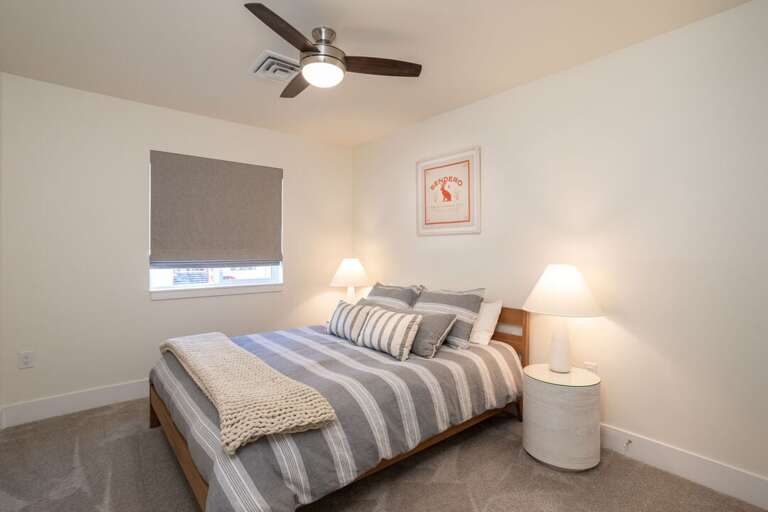 Sleep peacefully | Queen Bed | Upper Level