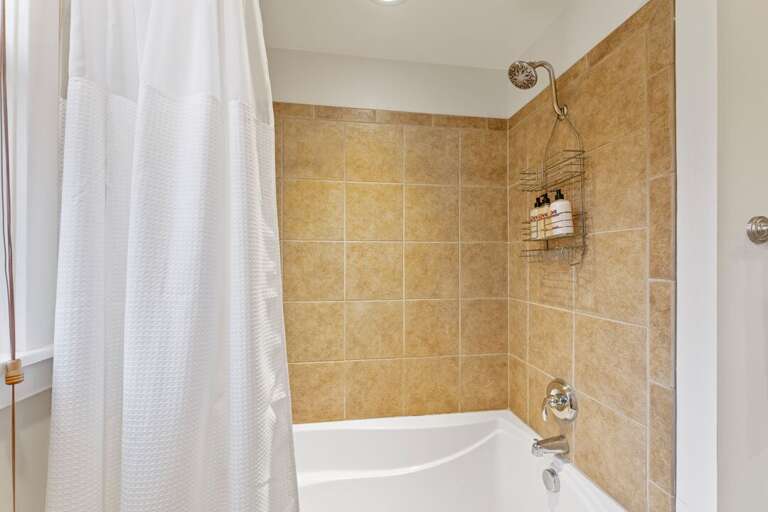 Tub/Shower Master Bathroom 1 | Main Level