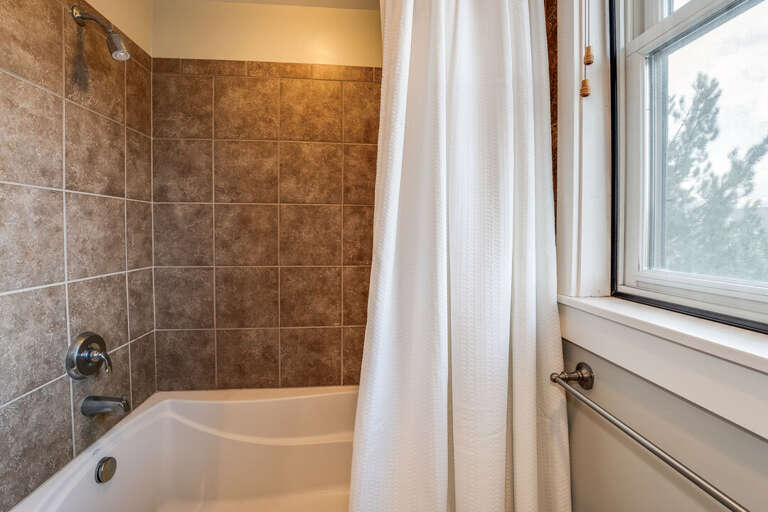 Ensuite Primary Bathroom | Shower/Tub Combo | Upper Level