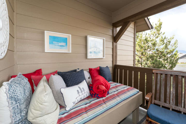 Love Seat Napping Spot | Exterior