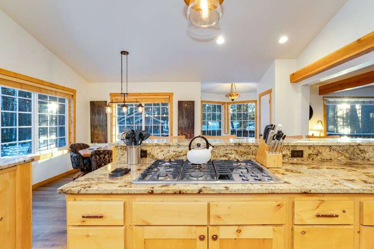 5 Gas Burner Cook Top | Main Level