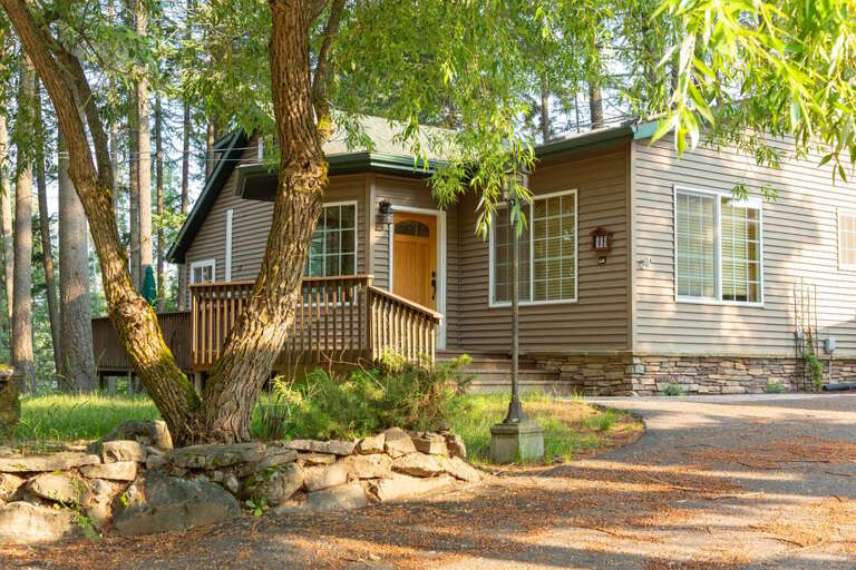 Beautiful old-growth tree on the property | Exterior Beautiful old-growth tree on the property | Exterior
