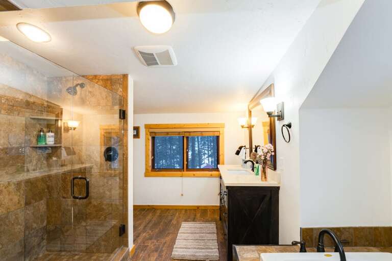 Full Bath with Deep Soaking Tub | Upper  Level