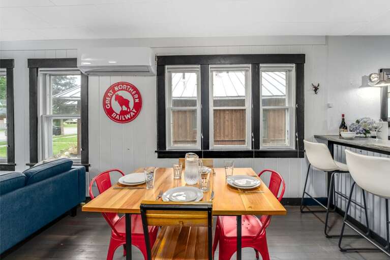 Dining Area with seating for 4 | Main Level