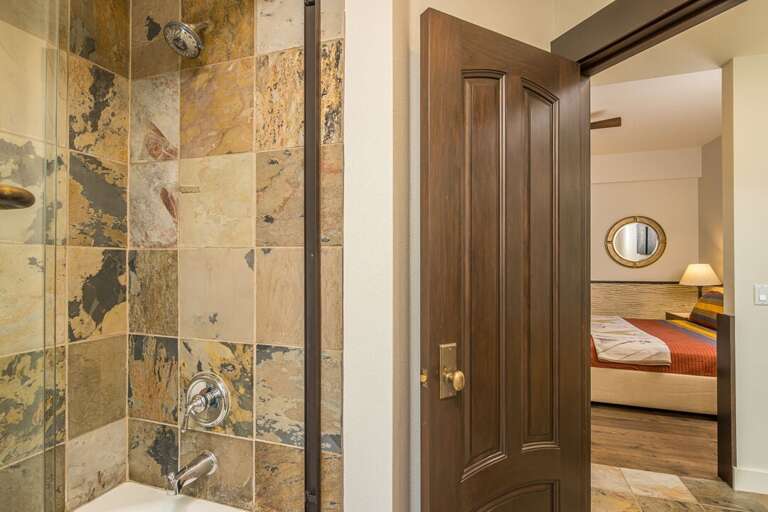 Shower/ Tub Combo | Upper Level