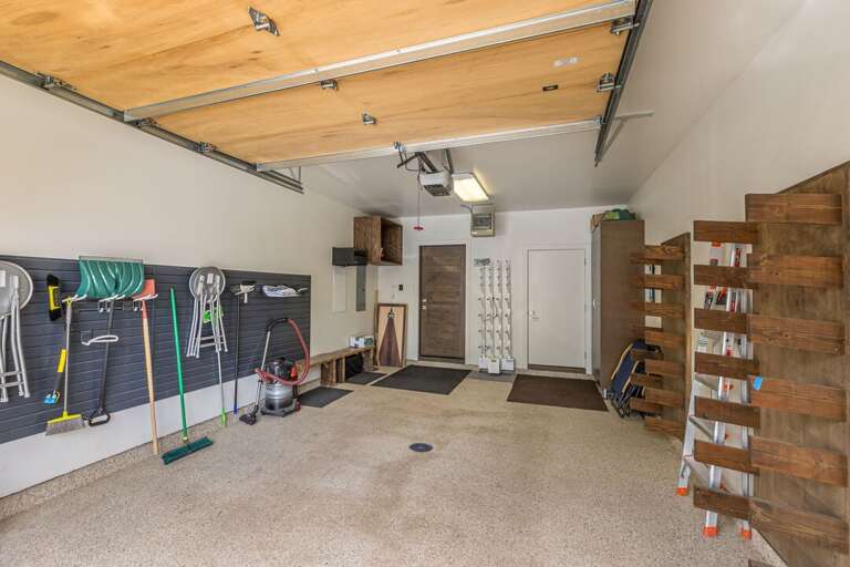 One car garage | Exterior