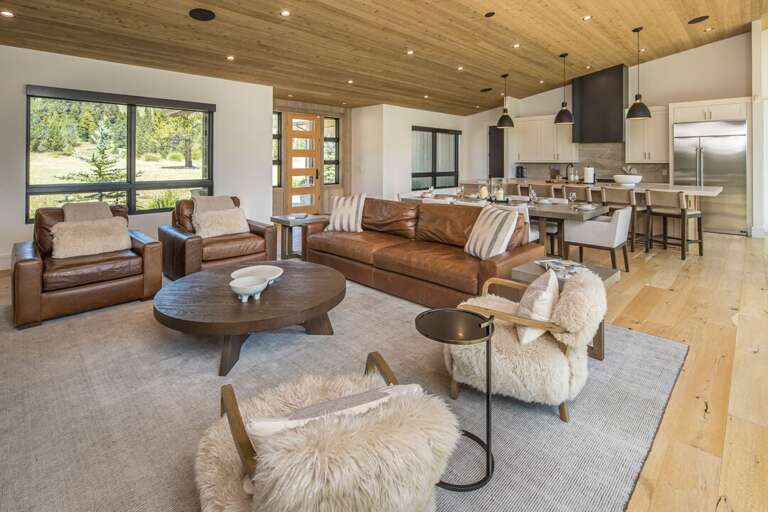 Cozy seating for everyone! Cozy seating for everyone!