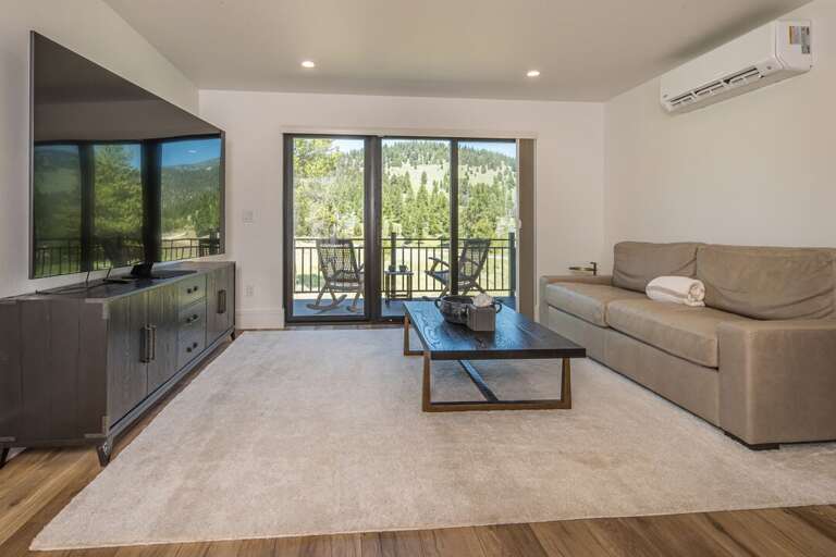 Cozy seating upstairs to watch TV and just relax! Cozy seating upstairs to watch TV and just relax!