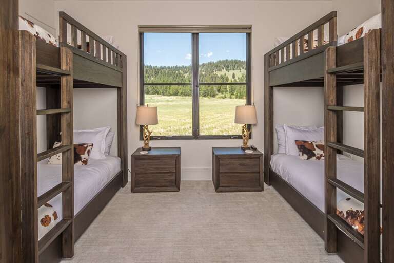 Two sets of bunk beds with twin mattresses! Two sets of bunk beds with twin mattresses!