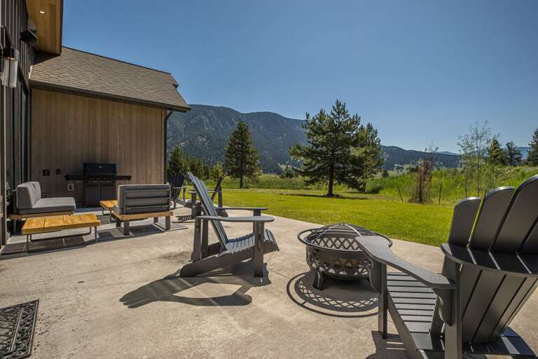 Star gaze in the evenings while staying warm by the fire! Star gaze in the evenings while staying warm by the fire!