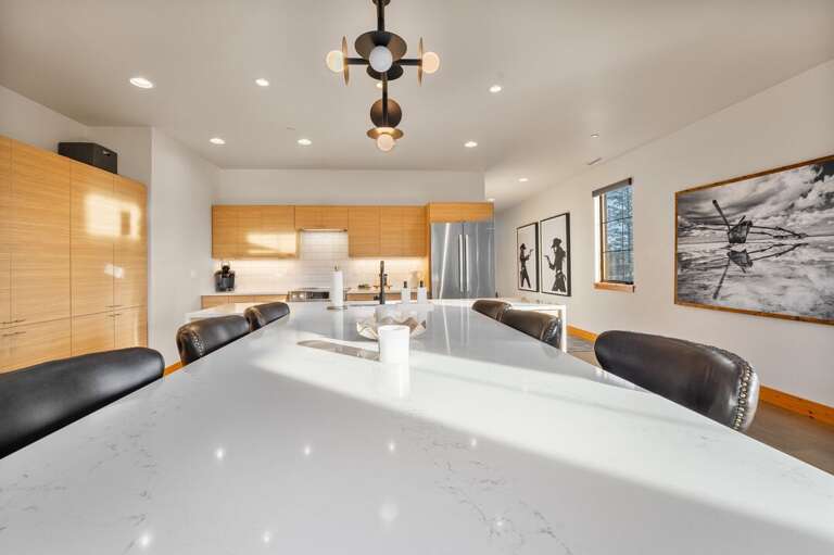 Summit Loft dining for 6.