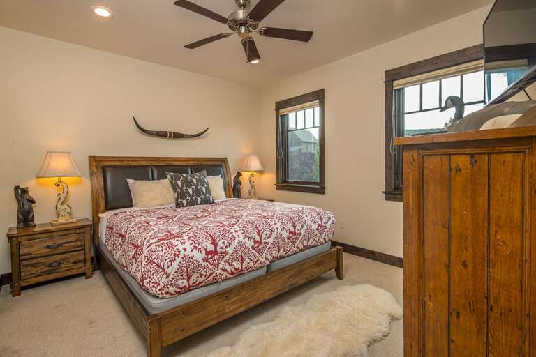 Queen Bedroom | Upper Level