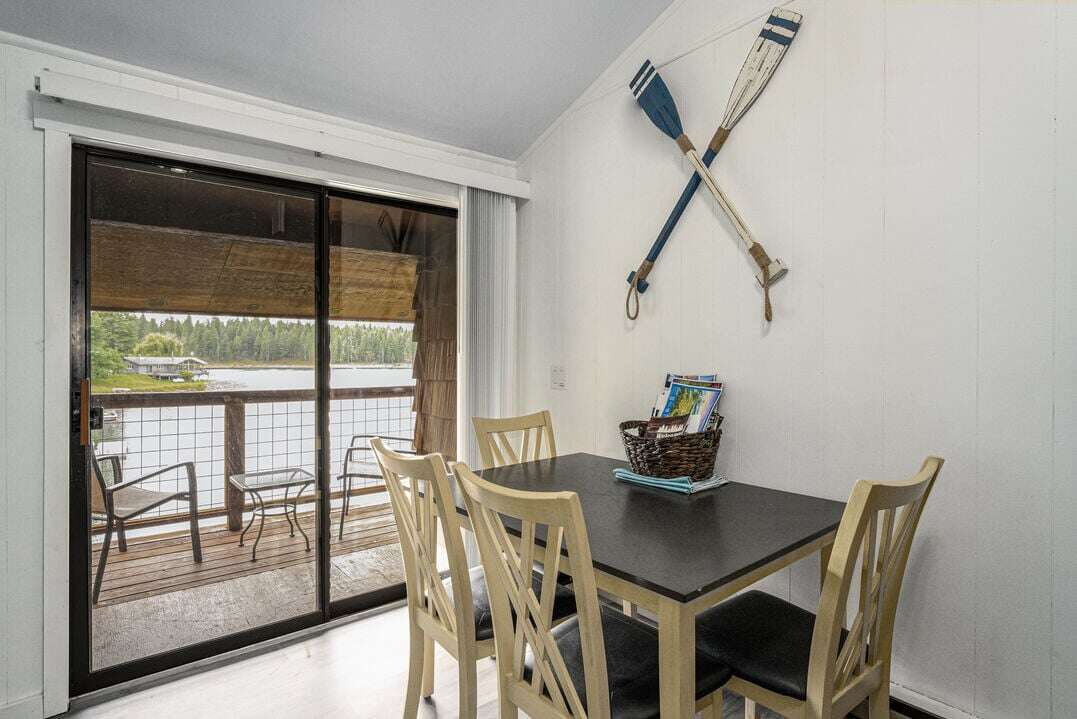 Dining with seating for 4 | Upper Level Dining with seating for 4 | Upper Level