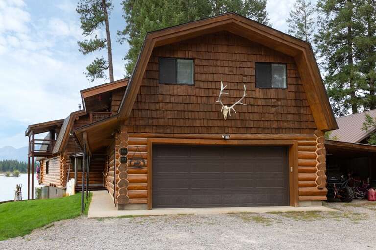 Parking for two in the driveway. Parking for two in the driveway.