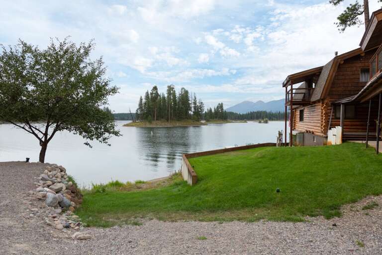 Short walk outside to experience one-of-a-kind lake views. Short walk outside to experience one-of-a-kind lake views.