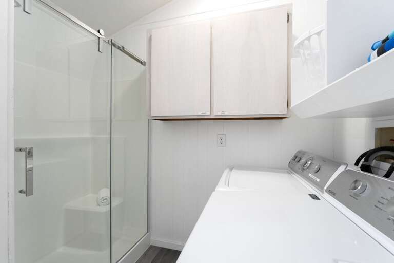 Washer/dryer included | Upper Level