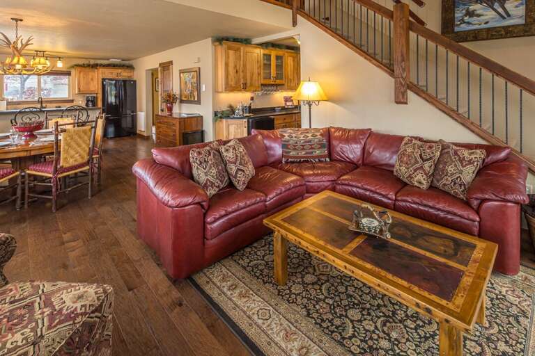 Ample seating on this large leather couch | Main Level