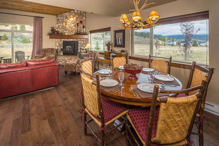 Dinging table with seating for 6 | Main Level Dinging table with seating for 6 | Main Level