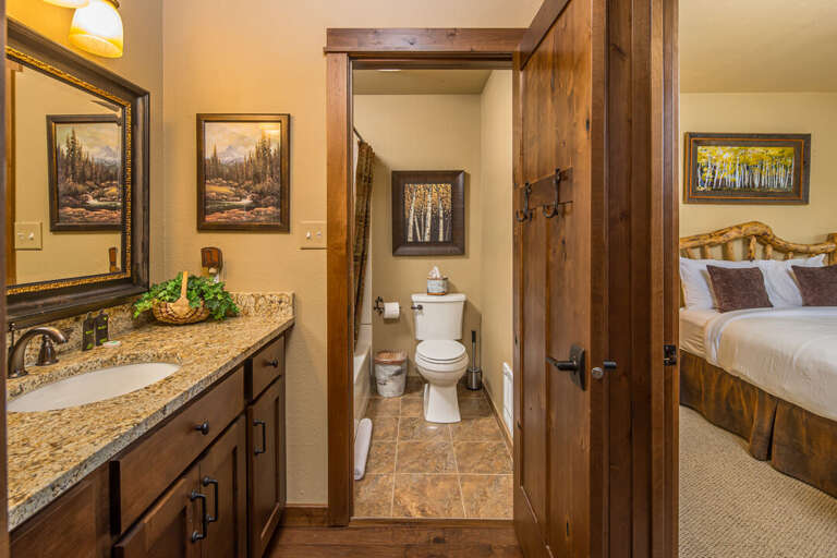 Ensuite/shared bathroom. This bathroom as access from great room downstairs but also has direct access from bedroom | Main Level