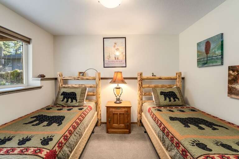 2 twin beds. | Lower Level