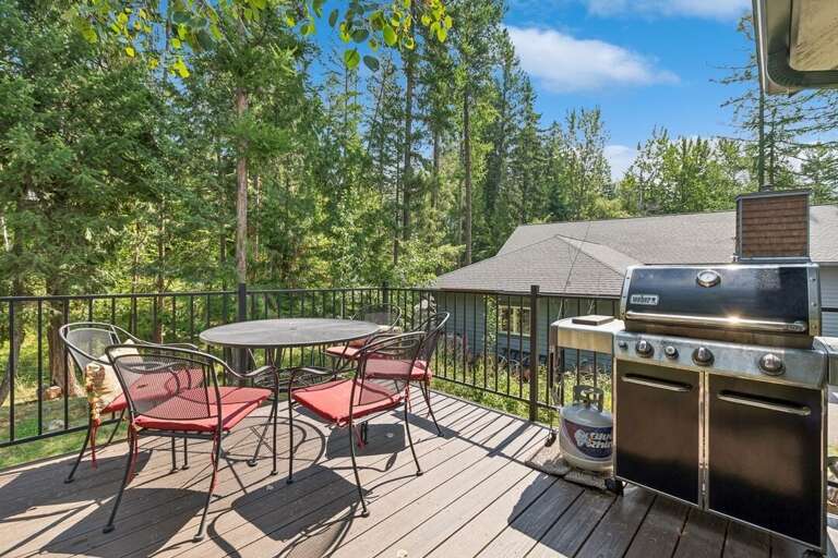 Grill some Montana steaks on the deck and enjoy the fresh mountain air. | Exterior