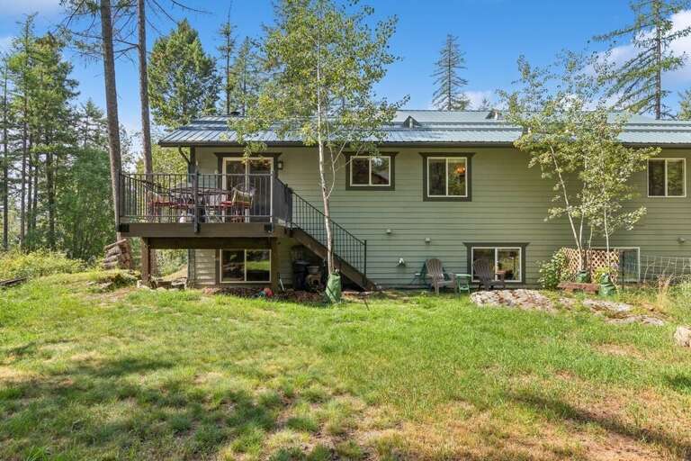 Large backyard for your enjoyment! | Exterior