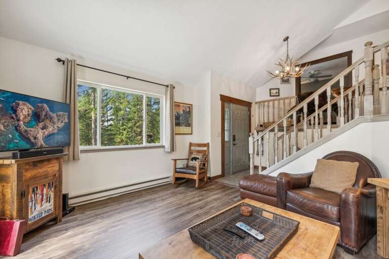 Large bay windows provide lots of natural light! | Main Level