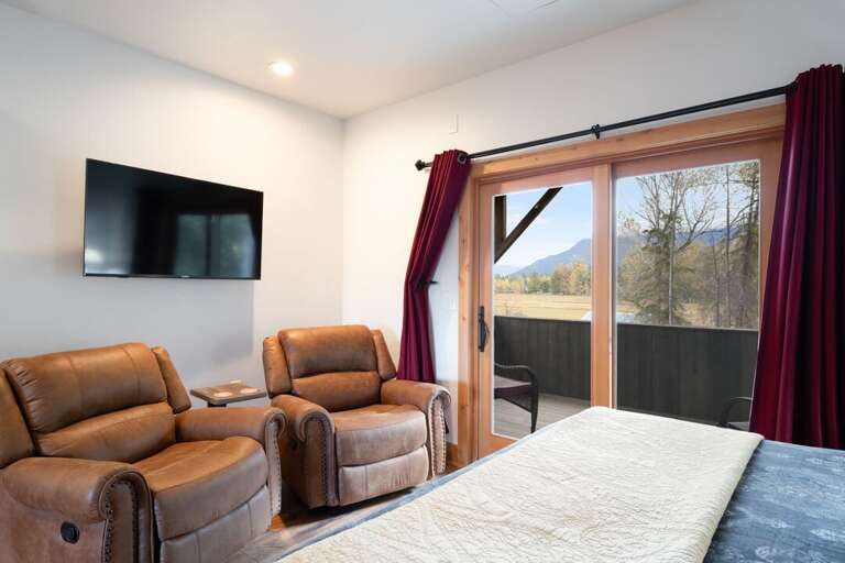 Enjoy the mountain views from the leather recliners. | Upper Level | Aerie