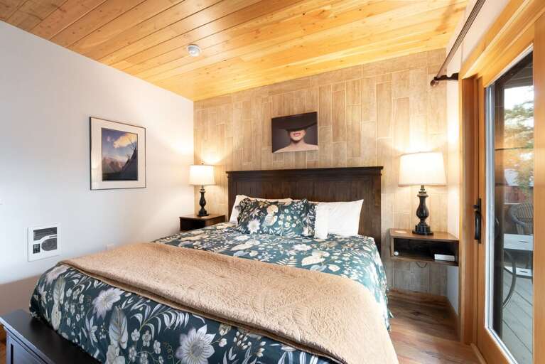 Enjoy both natural lighting and bedside lamps for ambient lighting. | Main Level | Southern Cross