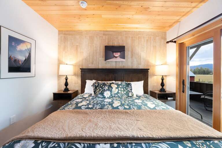 Primary bed with a king-size bed. | Main Level