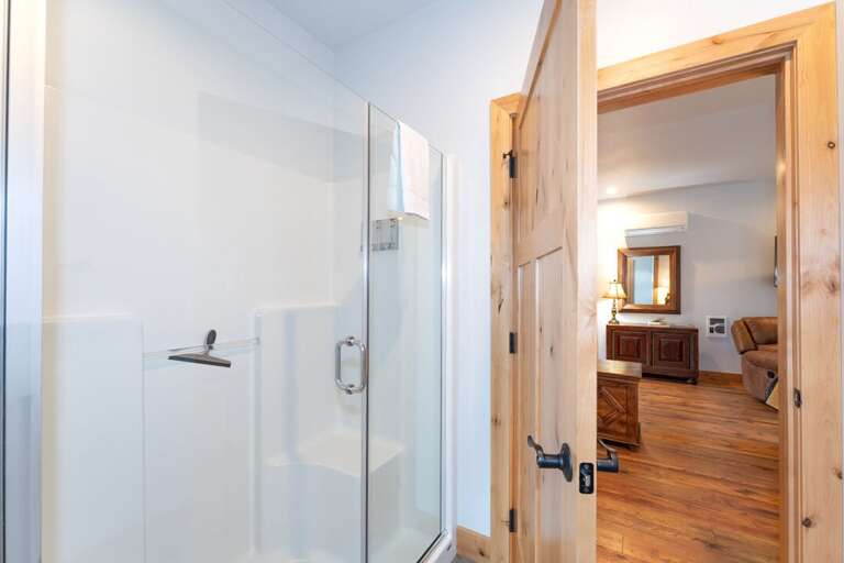Stand-up shower for your relaxation! | Upper Level