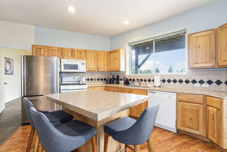 Full kitchen for separate living. | Lower Level