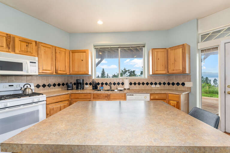 Island seating for 3. | Lower Level