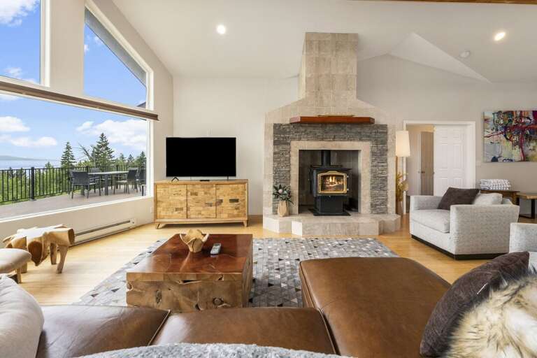 Seating for the whole group! | Main Level