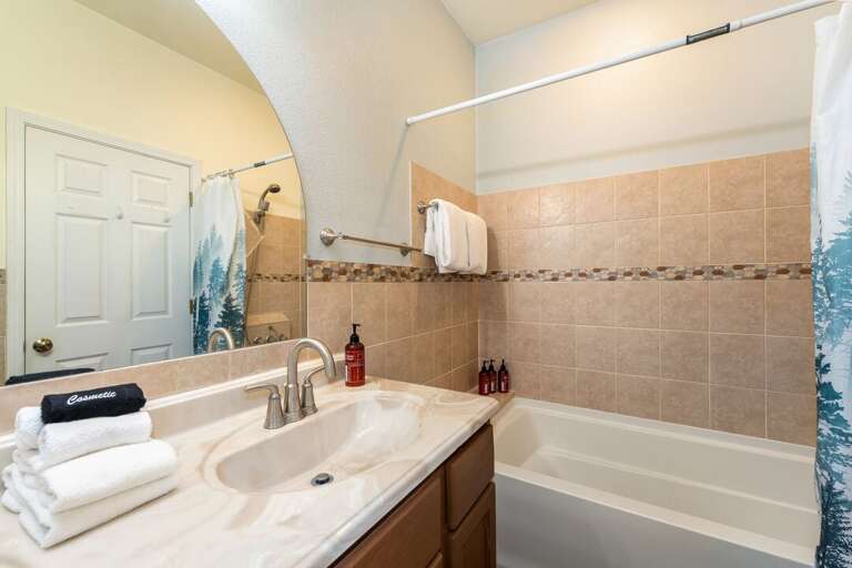 Shower tub combo. | Lower Level