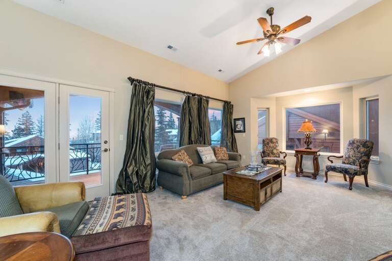 Second living room with access to the deck.