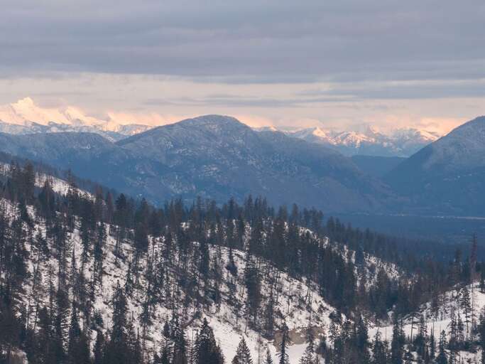 Surrounding mountains.