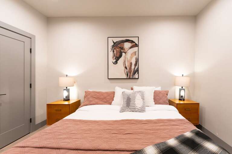 Second bedroom with queen bed | Upper Level