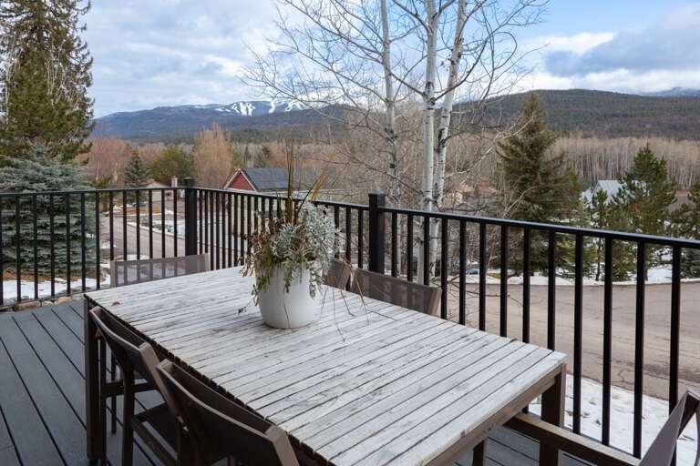 Outdoor seating for 6. | Main Level