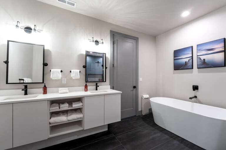 Space for getting ready. | Main Level