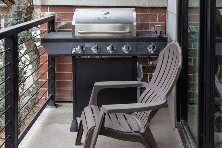 Outdoor seating and grill | Exterior