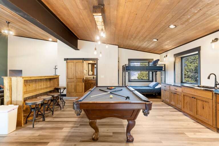 Ample space around the room for people to watch the competition live on | Loft