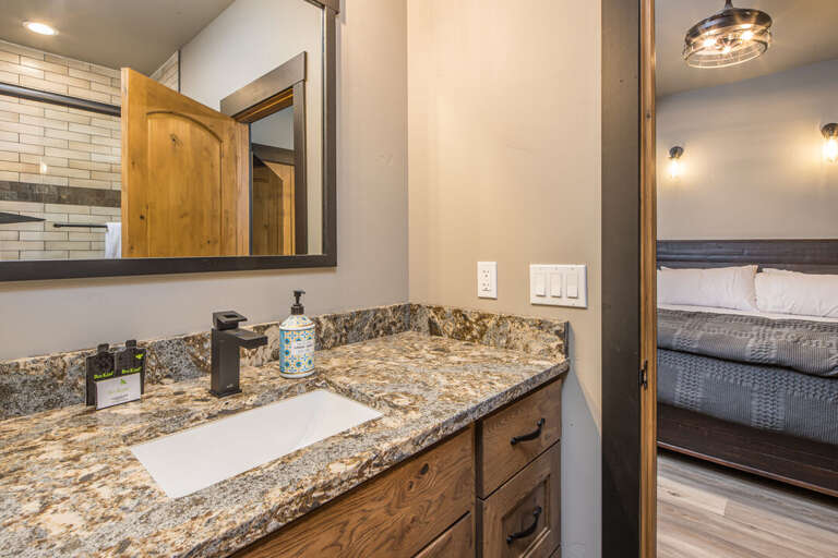 Bathroom 3, private ensuite