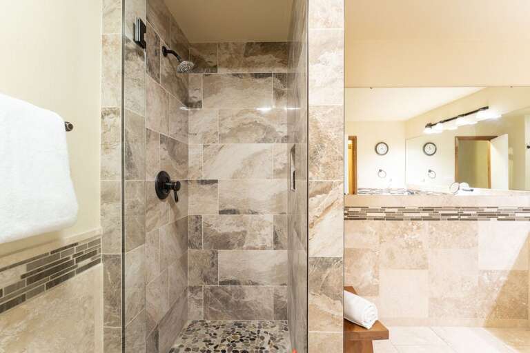 Walk-in shower. | Main Level