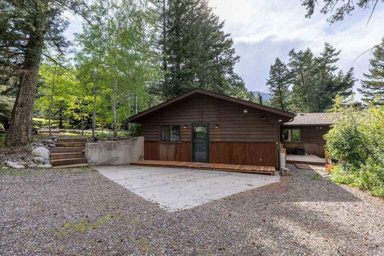 Big Sky - 70 Cliff Manor Ln